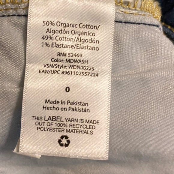 Free Assembly distress denim straight leg jeans raw hem. 0 - Picture 8 of 8